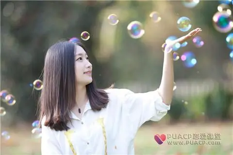 怎么和喜欢的女生聊天？追喜欢女生要天天聊天吗？第2张