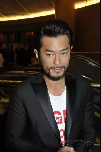 黑皮肤男生该怎么穿搭?古天乐的穿衣秘籍第23张