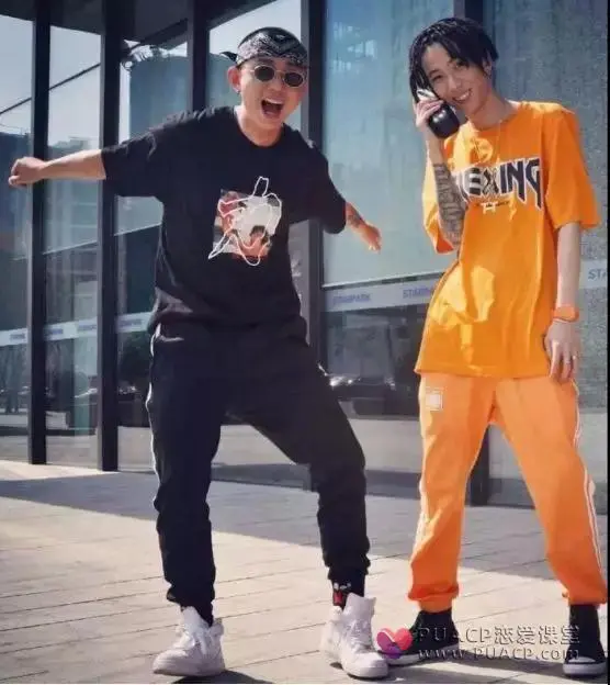 男生穿衣颜色搭配技巧,告别一身黑第9张